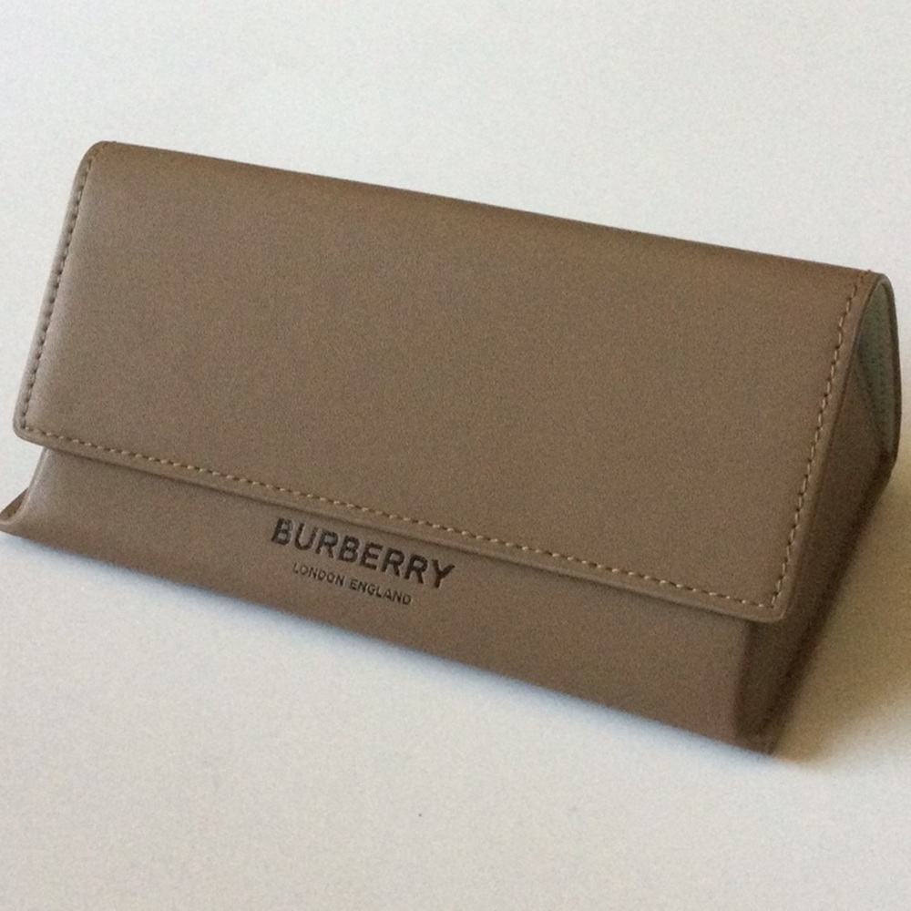 BURBERRY LARGE SUNGLASSES CASE TAN WITH EMBOSSED LOGO AND CLEANING CLOTH